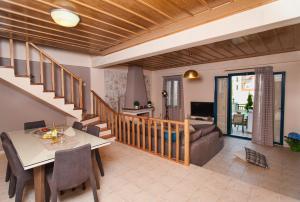 TV a/nebo společenská místnost v ubytování Crete Residence Villas