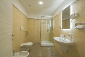 Koupelna v ubytování Hotel Testani Colleferro