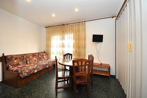 Gallery image of Apartamentos AR Enjoy Flores in Lloret de Mar