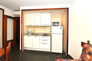 Gallery image of Apartamentos AR Enjoy Flores in Lloret de Mar