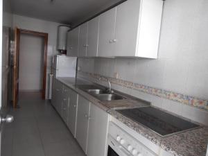 Kuchnia lub aneks kuchenny w obiekcie Apartamentos Mary