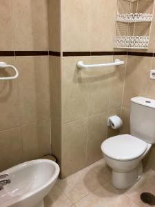 Łazienka w obiekcie Clubrent - Apartamentos Apolo 17