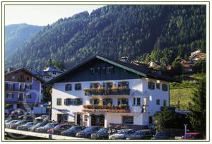 Galeriebild der Unterkunft Hotel Sureghes in St. Ulrich in Gröden