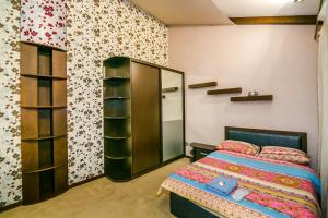 Llit o llits en una habitació de BAKU CITY CENTER 4. Bedrooms 4.