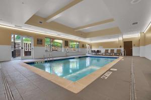 Poolen vid eller i närheten av Best Western Plus Executive Residency Fillmore Inn