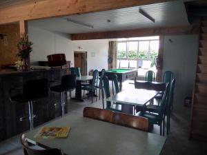 Posezení v ubytování Camping le Montbartoux