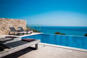 Bazén v ubytování Mystique View Villas nebo v jeho okolí