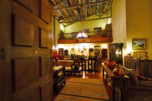 A Casa Vermelha Hospedaria餐厅或其他用餐的地方