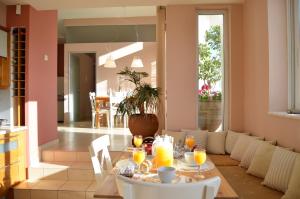 Nápoje v ubytování ChaniaStay Central Apartments