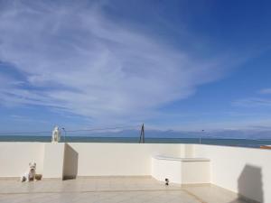 Een algemene foto of uitzicht op zee vanuit de villa