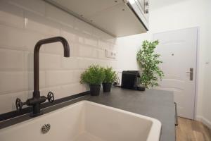 Standard Apartment by Hi5 - Madách 1075 Budapest, 2 Madách Imre út kép - 2