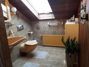 Ein Badezimmer in der Unterkunft Thuja am Weinberg