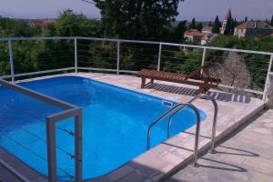 Hrvatska, BOBOVIŠĆE NA MORU-OTOK BRAČ, Bobovišca, old stone house with private pool