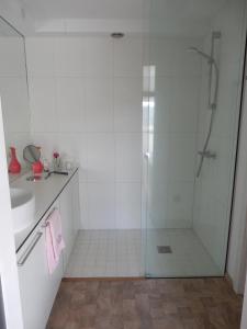 Ванна кімната в TERRASSES DE MALMEDY Triplex 259 " C EST LA VIE "