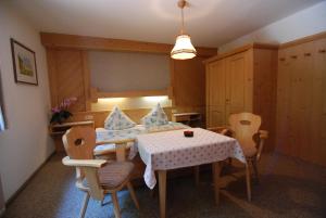 Posezení v ubytování Ferienwohnung Pension Tirol