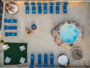 Bazén v ubytování Hotel International nebo v jeho okolí