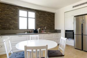 6 Ben Azariah - By Beach Apartments TLV