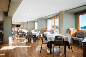 Restauracja lub miejsce do jedzenia w obiekcie Hotel El Cid