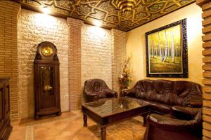 A seating area at Hostal Rodri