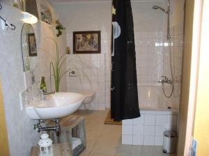 Koupelna v ubytování Villa Mali San