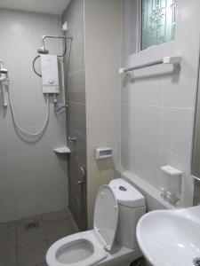 Koupelna v ubytování D'Perdana Apartment 2