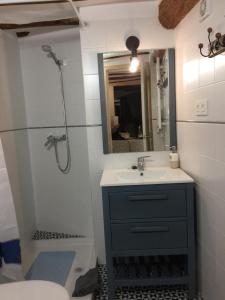 Kylpyhuone majoituspaikassa Apartamento Mañueta