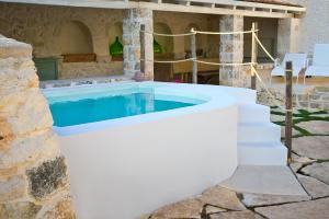 The swimming pool at or close to Materiis
