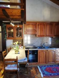 Gambar di galeri bagi Alex's Home di Crone