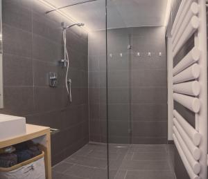 Kúpeľňa v ubytovaní Apartment NinetyFour + 22 fotografií