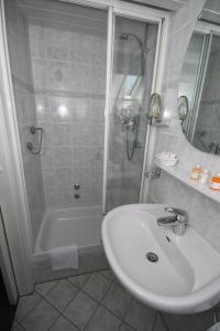 Koupelna v ubytování Weidegg - Hotel Garni