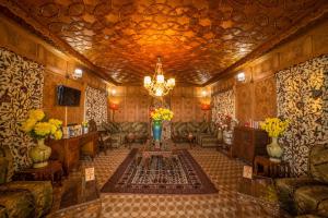 Et opholdsområde på Swan Heritage Houseboats