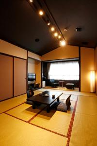 Gallery image of Hotel Shosenkaku Romankan in Kami Amakusa