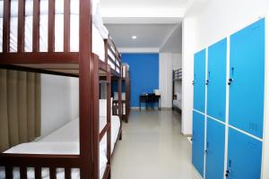 Tempat tidur susun dalam kamar di Polamas Residence Padang