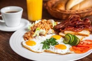 Jedlo v ubytovaní bed & breakfast alebo blízkom okolí