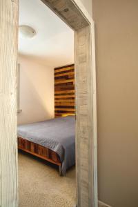 Giường trong phòng chung tại Apartmán Luky