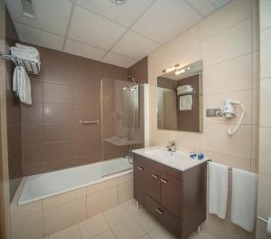 Un baño de Apartahotel & Spa Jacetania