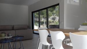 A seating area at Villa las Colinas Golf Resort