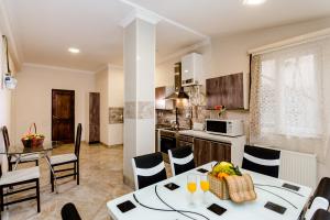 Foto dalla galleria di Comfortable House on Marjanishvili a Tbilisi City