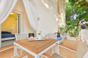 Posezení v ubytování La Pineta Hotel Beach & Spa