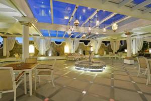 Restaurace v ubytování La Pineta Hotel Beach & Spa