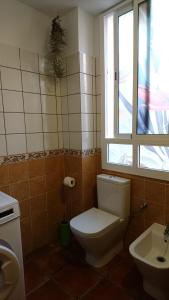A bathroom at Frodo Haus Még 25 kép