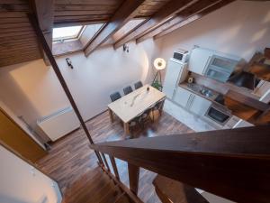 Kuchyň nebo kuchyňský kout v ubytování Vila Bovec Sky mansard apartment