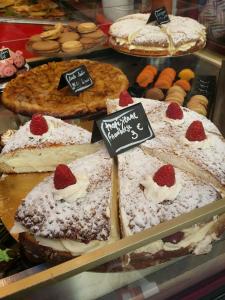 Φαγητό σε αυτό το διαμέρισμα ή κάπου εκεί κοντά