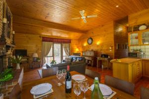 Nápoje v ubytování Silky Oak Cottage