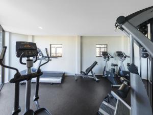 Fitness centrum a/nebo fitness zařízení v ubytování In the City Studio at College St