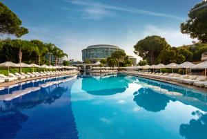 The swimming pool at or close to Calista Luxury Resort