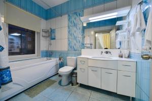 Koupelna v ubytování Malibu Hotel