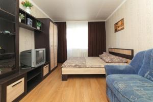 Μια τηλεόραση ή/και κέντρο ψυχαγωγίας στο Apartments Faraon Centr on Zasumskaya