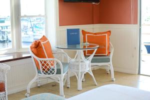 Gallery image of Cove Inn on Naples Bay in Naples