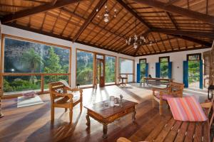 Χώρος καθιστικού στο Altamira Eco Retreat